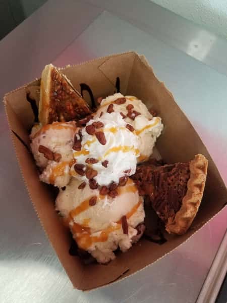 Pecan Extreme Sundaes