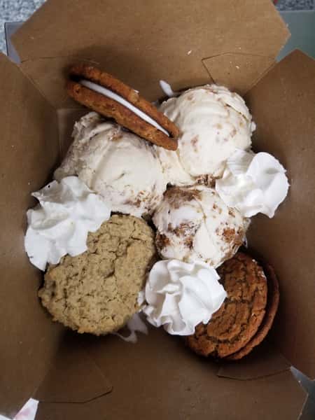 Oatmeal Cream Pie Extreme Sundae