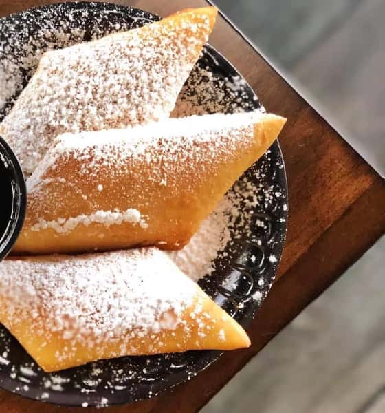 Beignets with powered sugar
