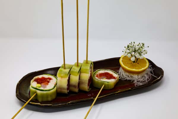sushi plated
