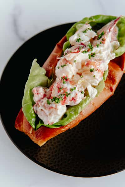 traditional lobster roll