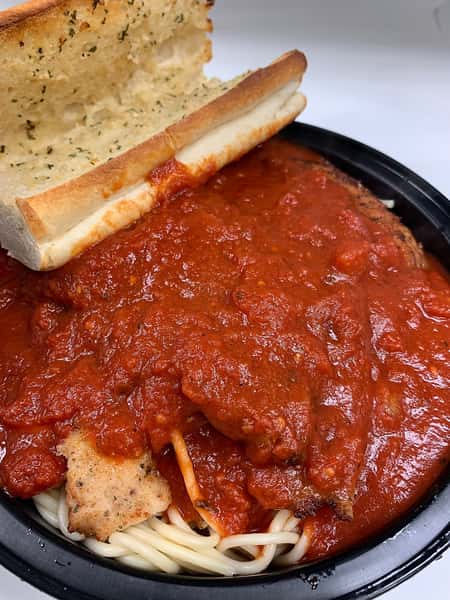pasta with garlic bread