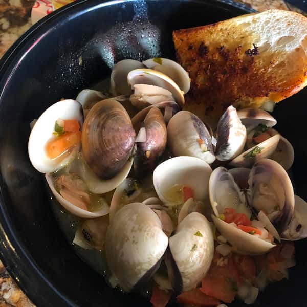 Garlic Butter Steamed Clams
