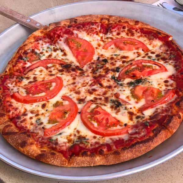 Fresh Tomatoes & Garlic Pizza