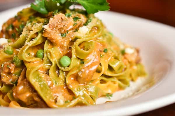 "Paglia & Fieno" Green & white tagliatelle