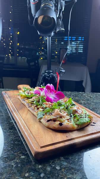 Pear prosciutto flatbread