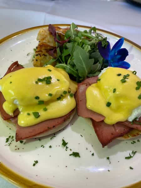 Classic Eggs Benedict