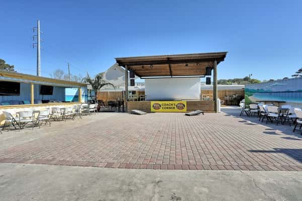 About Coach's Corner Restaurant in Thunderbolt, GA