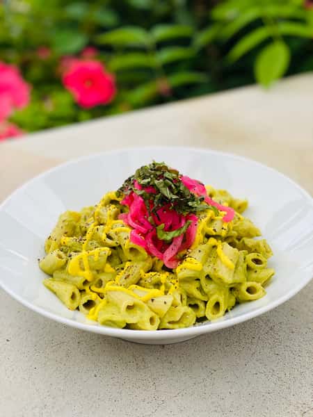 VEGAN BASIL MAC AND CHEESE