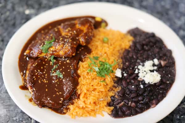 Pollo Con Molé Poblano