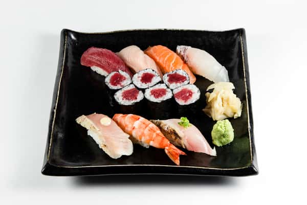 Sushi Platter 7 Pieces & 1 Roll