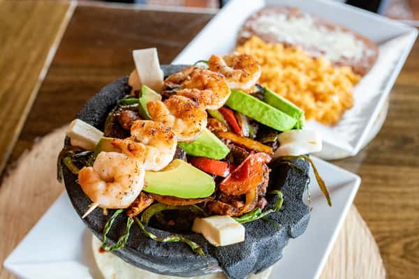 Molcajete (Mohl-Kah-Heh-Teh)
