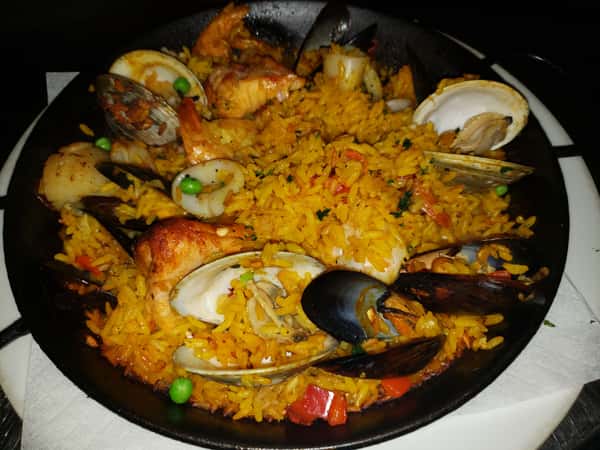 Paella Marinera (Allow 20 minutes)