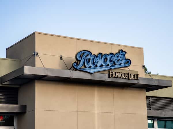 6.Exterior_001_RoscoesFamousDeli_2