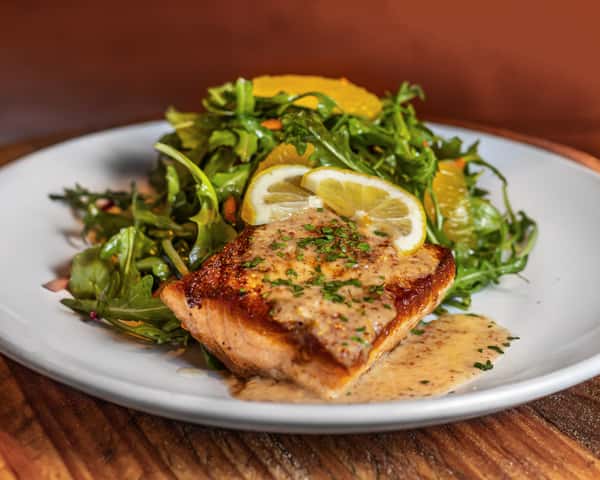 fireking フィッシュスケール　C＆S ディナープレートX2 WOODFIRED SALMON - F&D Woodfired Italian Kitchen | Orlando