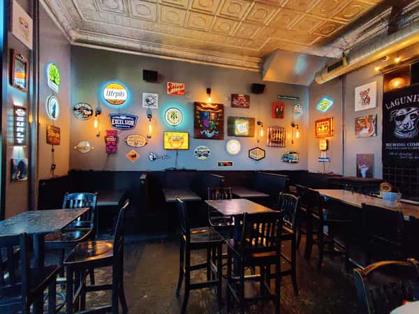 Alley Cat Room