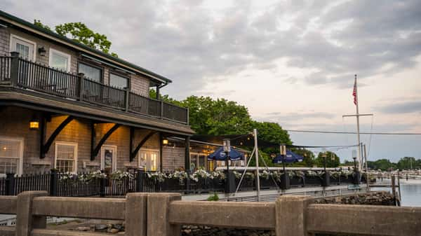 Gallery Wickford on the Water American Restaurant in North