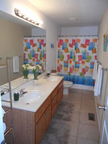 7 Bedroom Bath 1