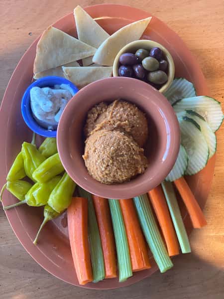 Mediterranean Hummus Plate