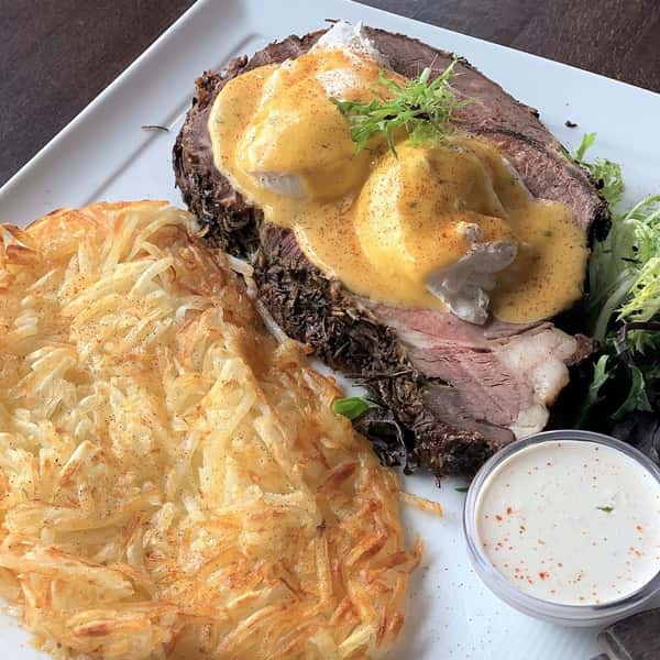 Prime Rib Eggs Benedict*