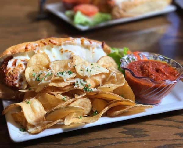 sandwich and chips