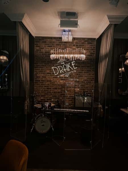 drake stage