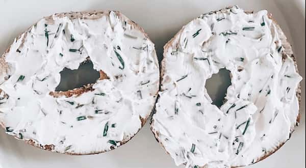 bagel with cream cheese
