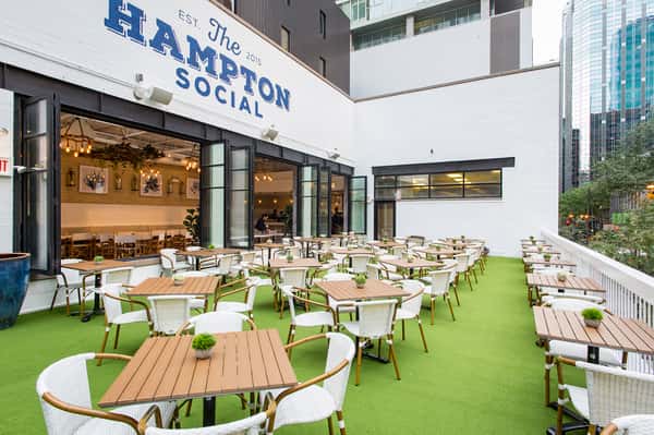 streeterville patio