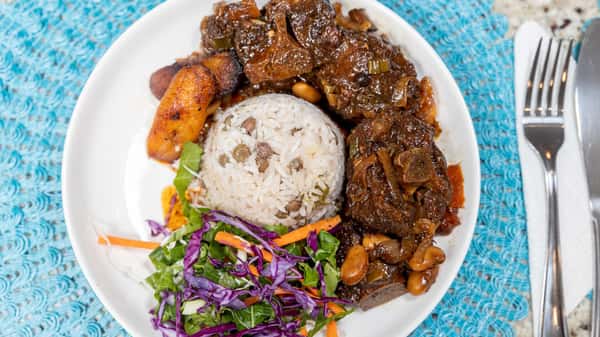 oxtail with rice and peas