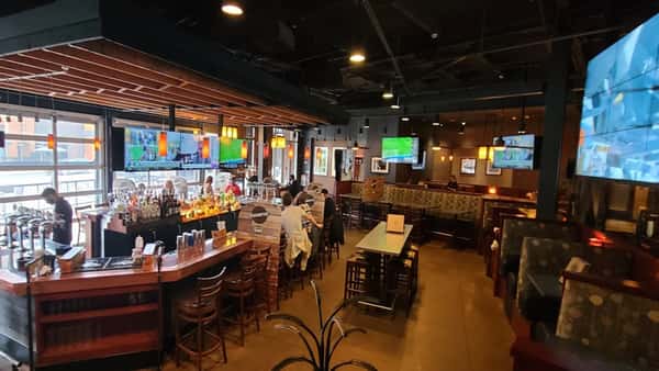 Santora's 1927 Brewhouse Walden Galleria