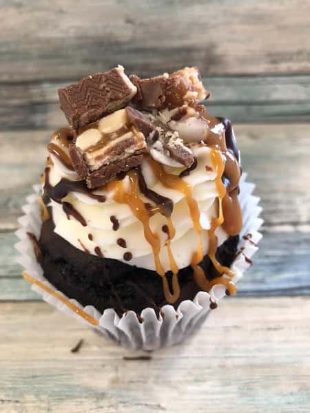 Snickers Cupcake