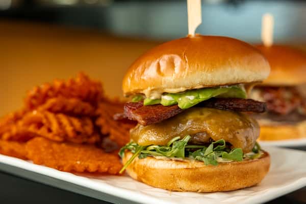 Hyde Burger - Hyde Tap and Lounge: Richland Bar & Grill Restaurant