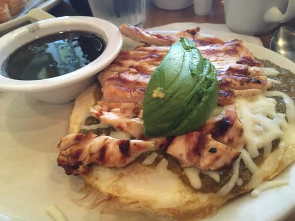Huevos Con Pollo