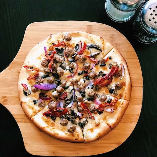 CHEECH'S Pizza