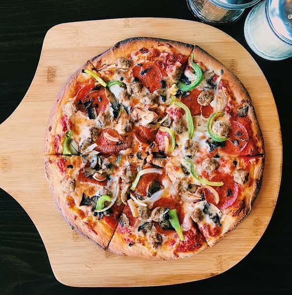 Deluxe Pizza