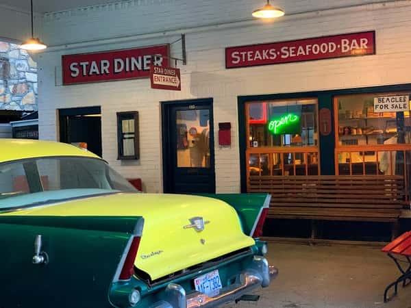 Star Diner Fine Dining Restaurant in Marshall, NC