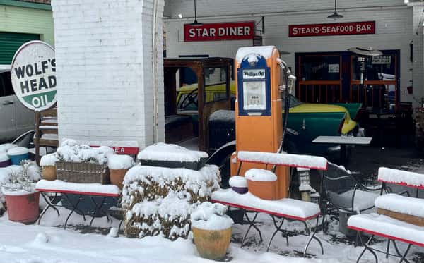 Star Diner in the snow