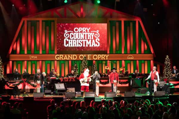 A GRAND OLE OPRY CHRISTMAS - Brianno's Chart House - American