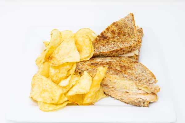 Sandwich with chips