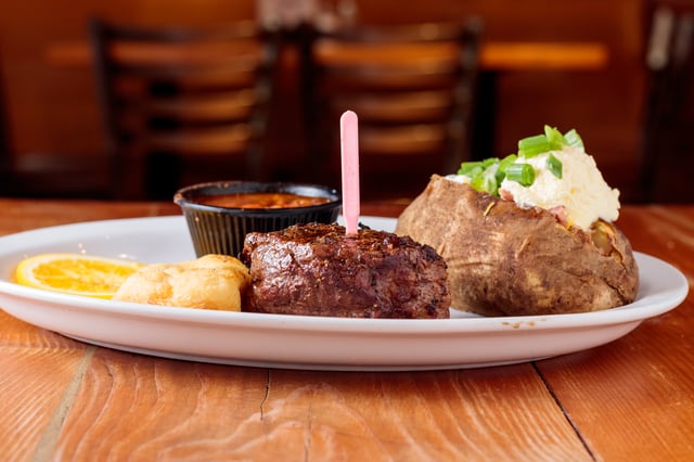 Indian Creek Steakhouse - Steak House In Caldwell Id