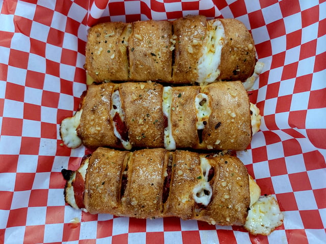 ROLLIE 19½ Street Cannery Marketplace