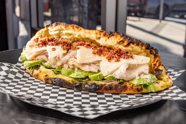 Join the Party - La Crosta di Napoli - Pizza Restaurant in