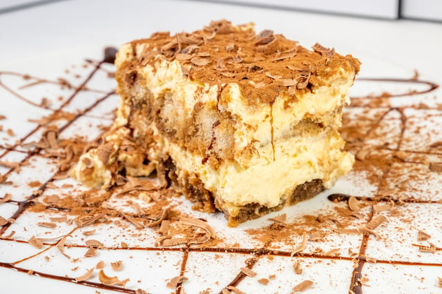 Tiramisu Cake