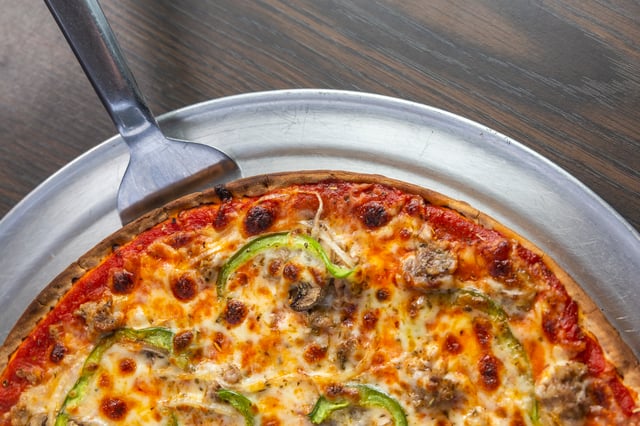 ZaZing! Primo Pizza - Pizza Restaurant in North Prairie, WI