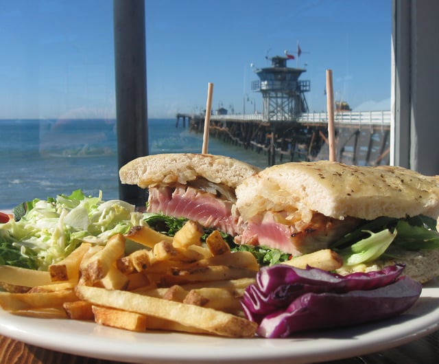 Fresh Ahi Sandwich*