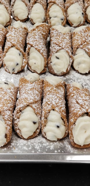 CANNOLI