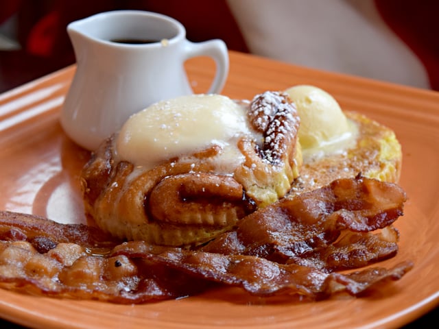 OOEY GOOEY FRENCH TOAST