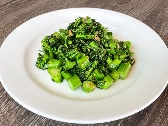 BROCCOLINI & GARLIC