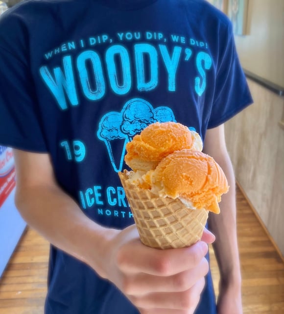 Ice Cream Alley - Woody's Crab House - Voted Best Seafood 20 Years