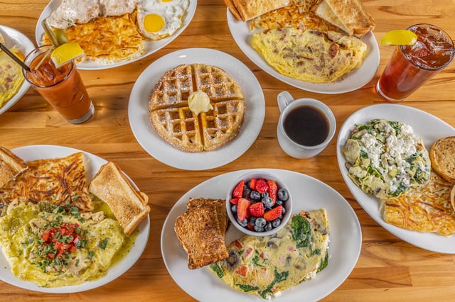 Long Island Café opens with mimosa towers, breakfast happy hours 